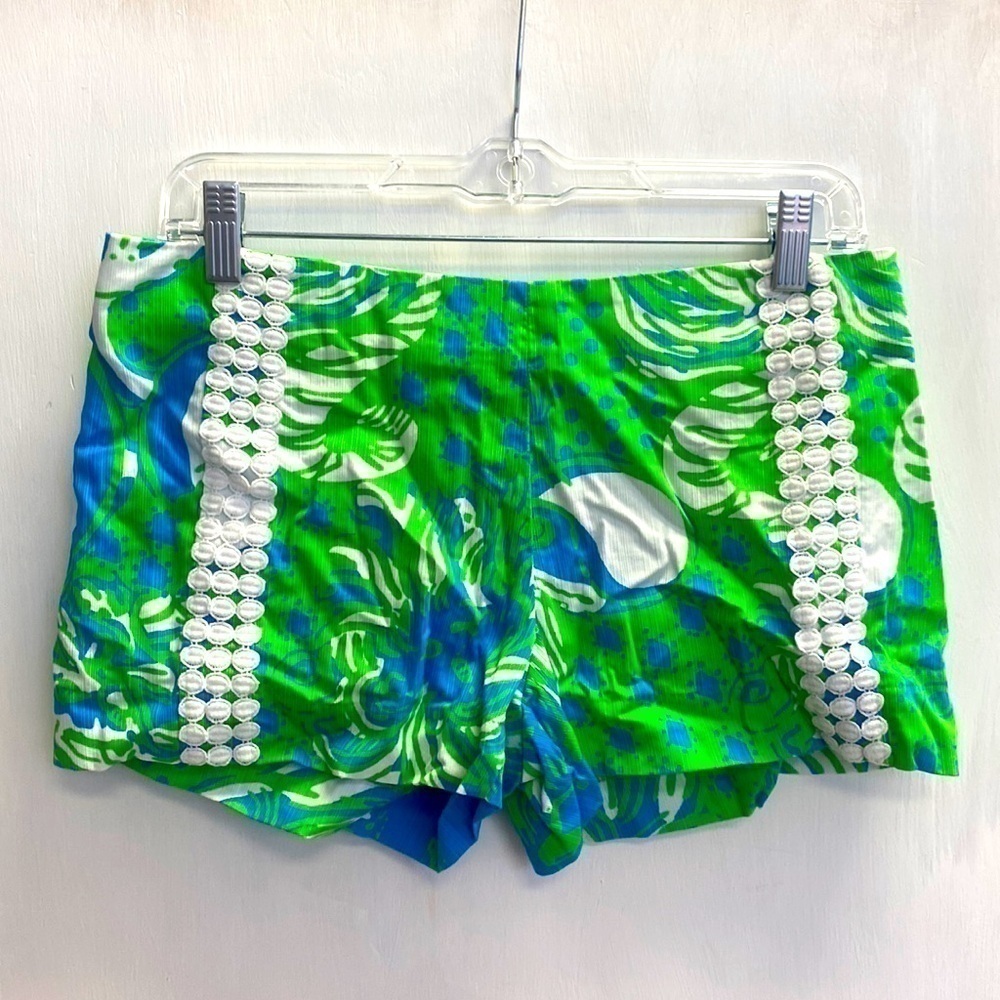 Lilly Pulitzer shorts with adorable details J-7